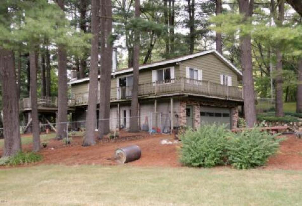 Picture of Home For Sale in Augusta, Michigan, United States