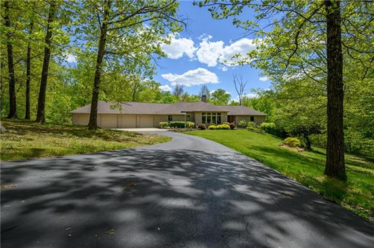 Picture of Home For Sale in Nashville, Indiana, United States