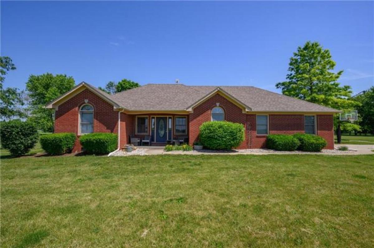 Picture of Home For Sale in Edinburgh, Indiana, United States