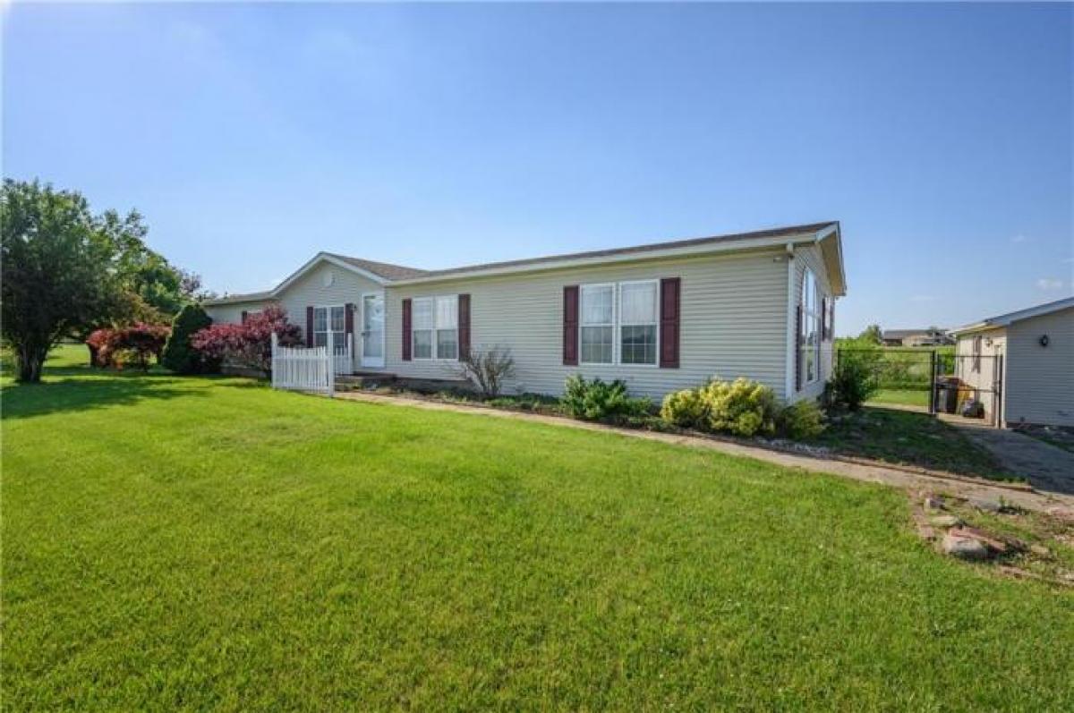 Picture of Home For Sale in Franklin, Indiana, United States