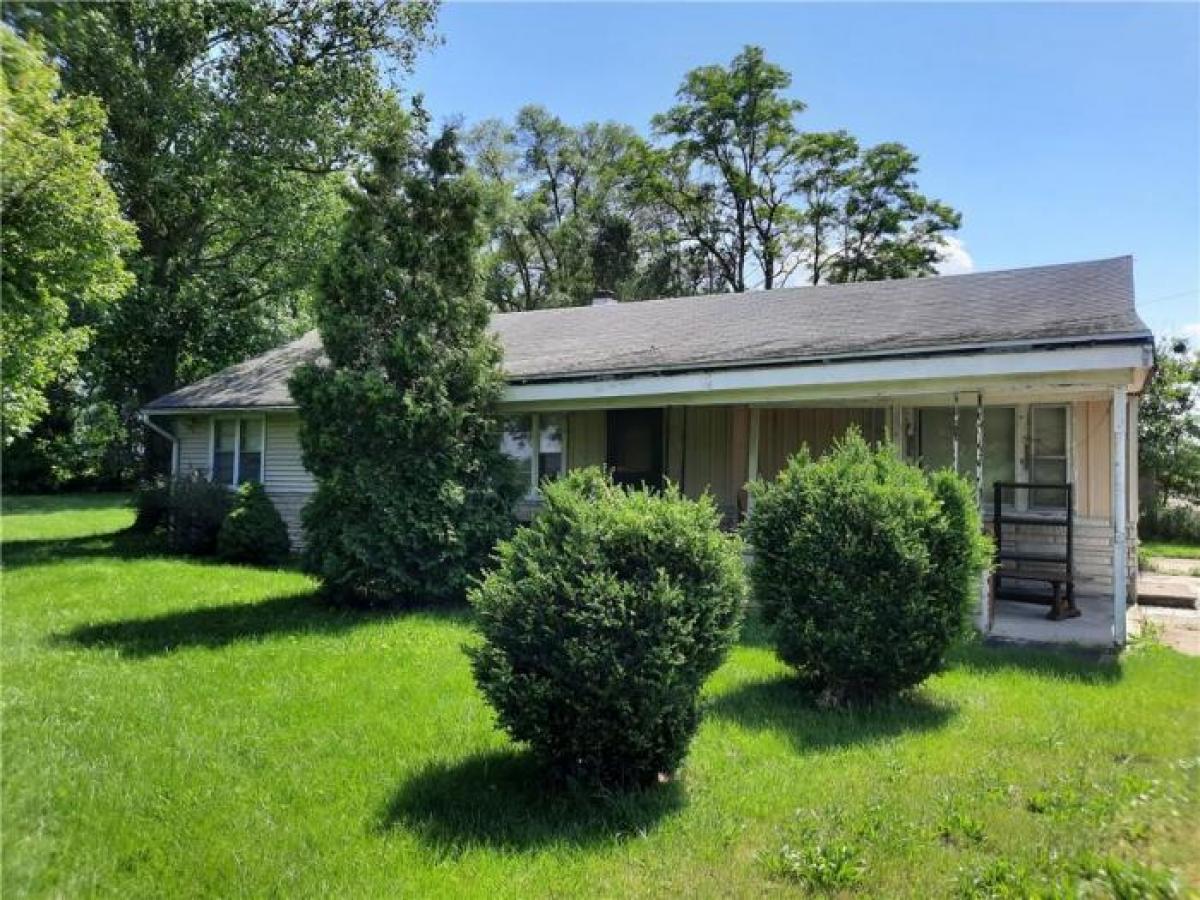 Picture of Home For Sale in Franklin, Indiana, United States