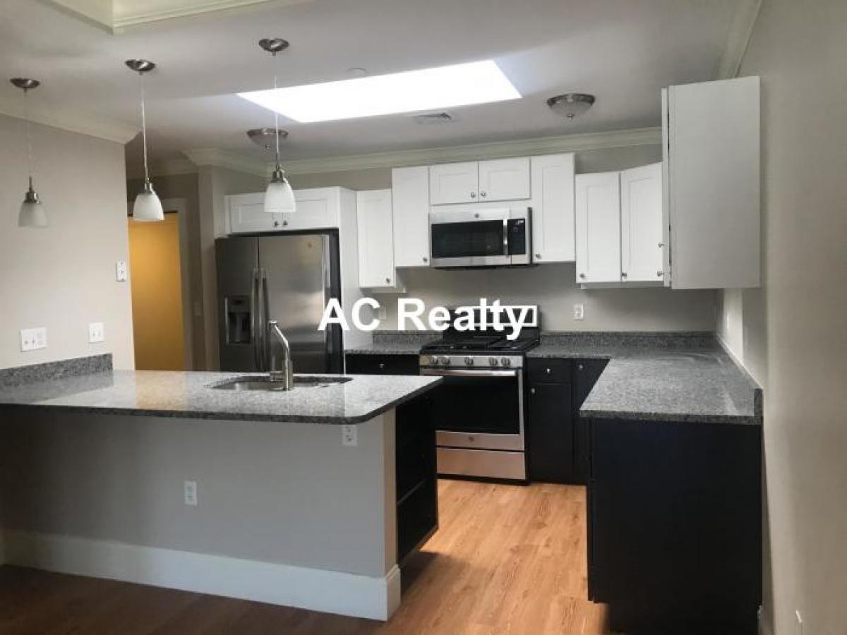 Picture of Condo For Rent in Woburn, Massachusetts, United States