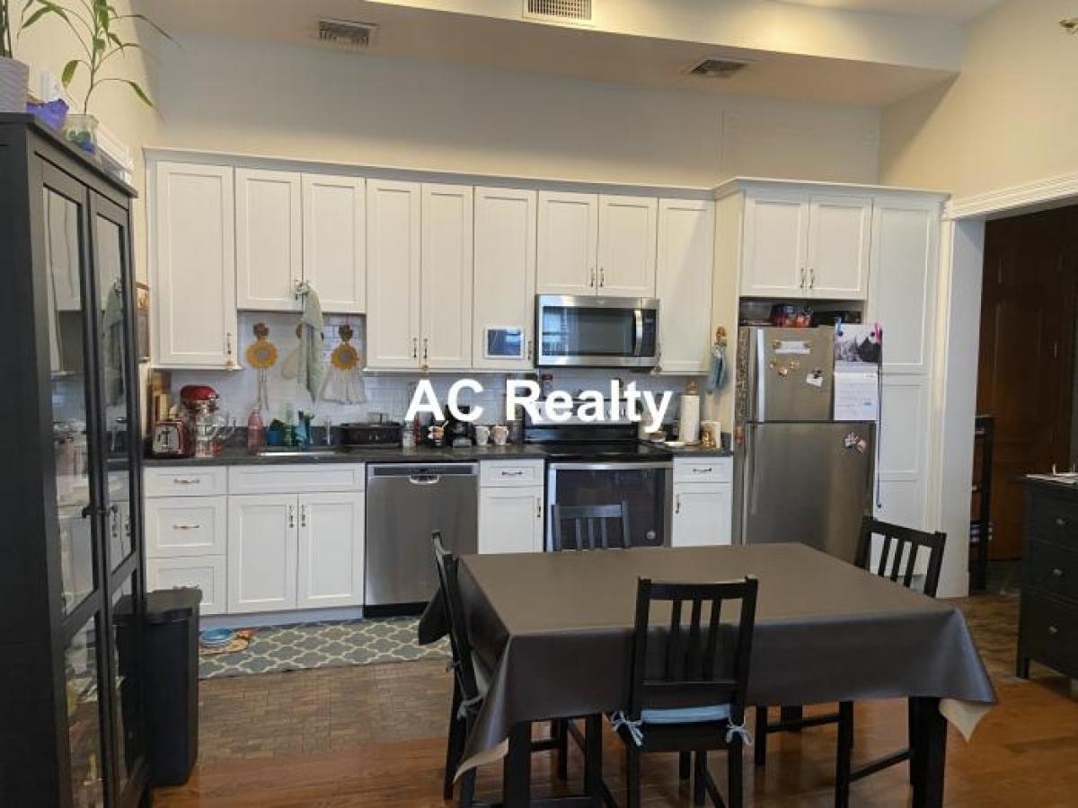 Picture of Condo For Rent in Winchester, Massachusetts, United States