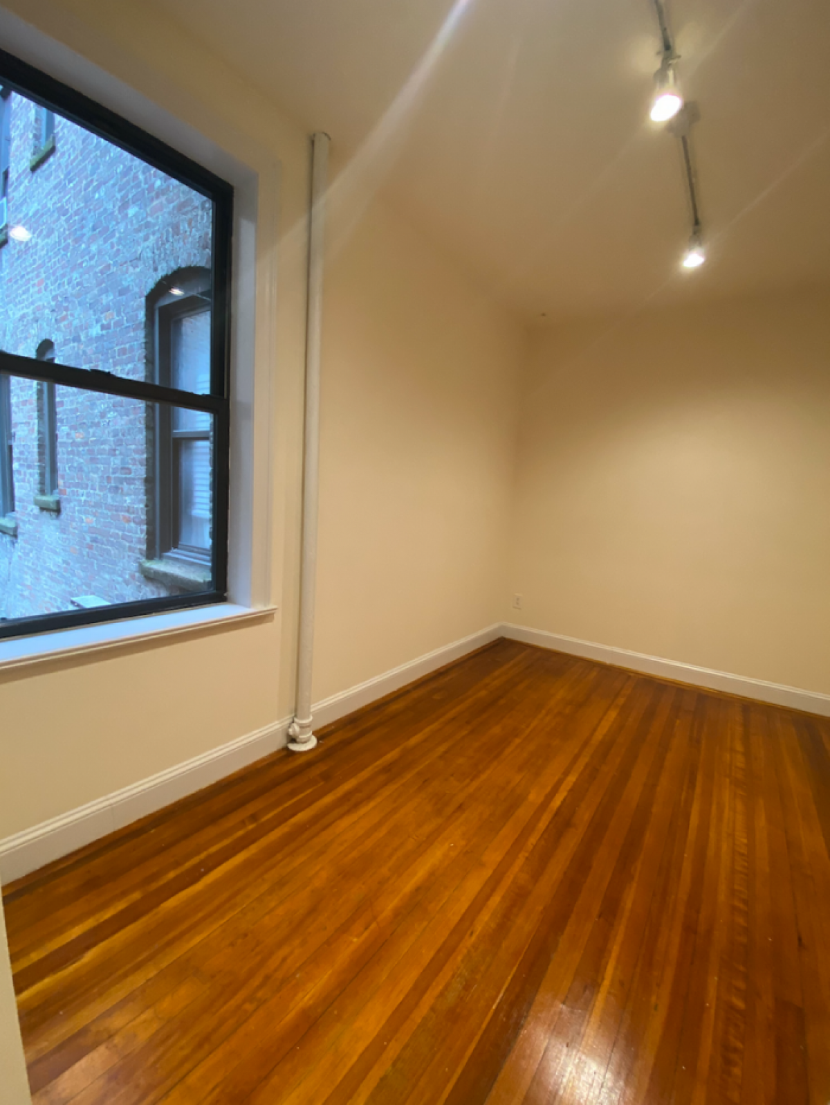 Picture of Condo For Rent in Manhattan, New York, United States