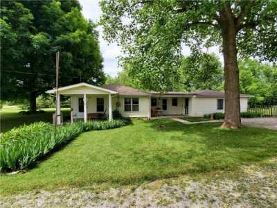 Home For Sale in Morristown, Indiana