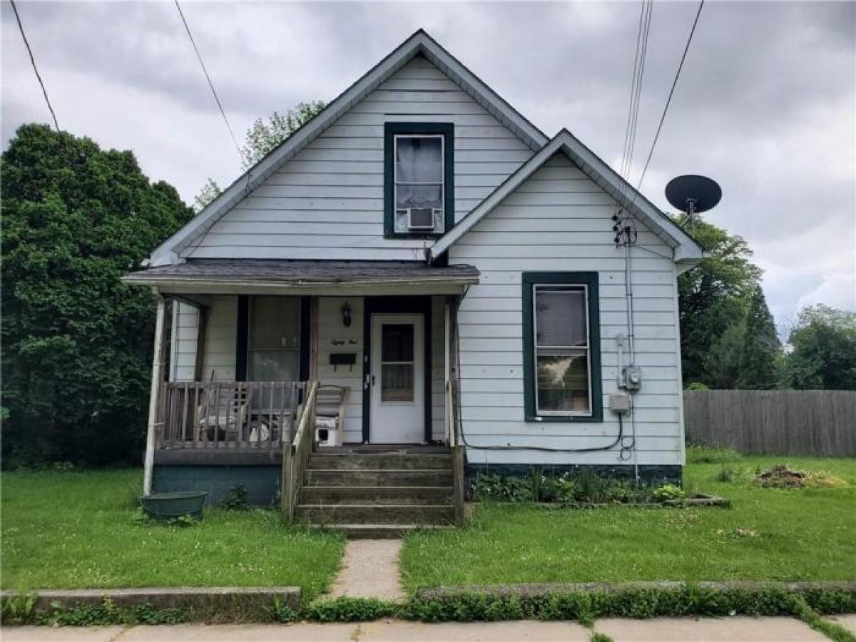 Picture of Home For Sale in Shelbyville, Indiana, United States