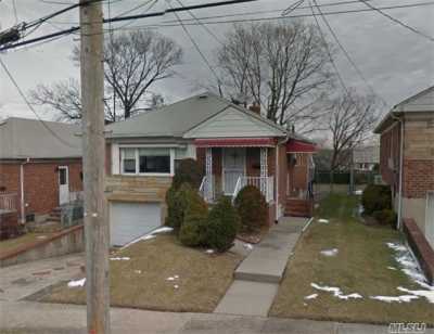 Home For Rent in Bayside, New York