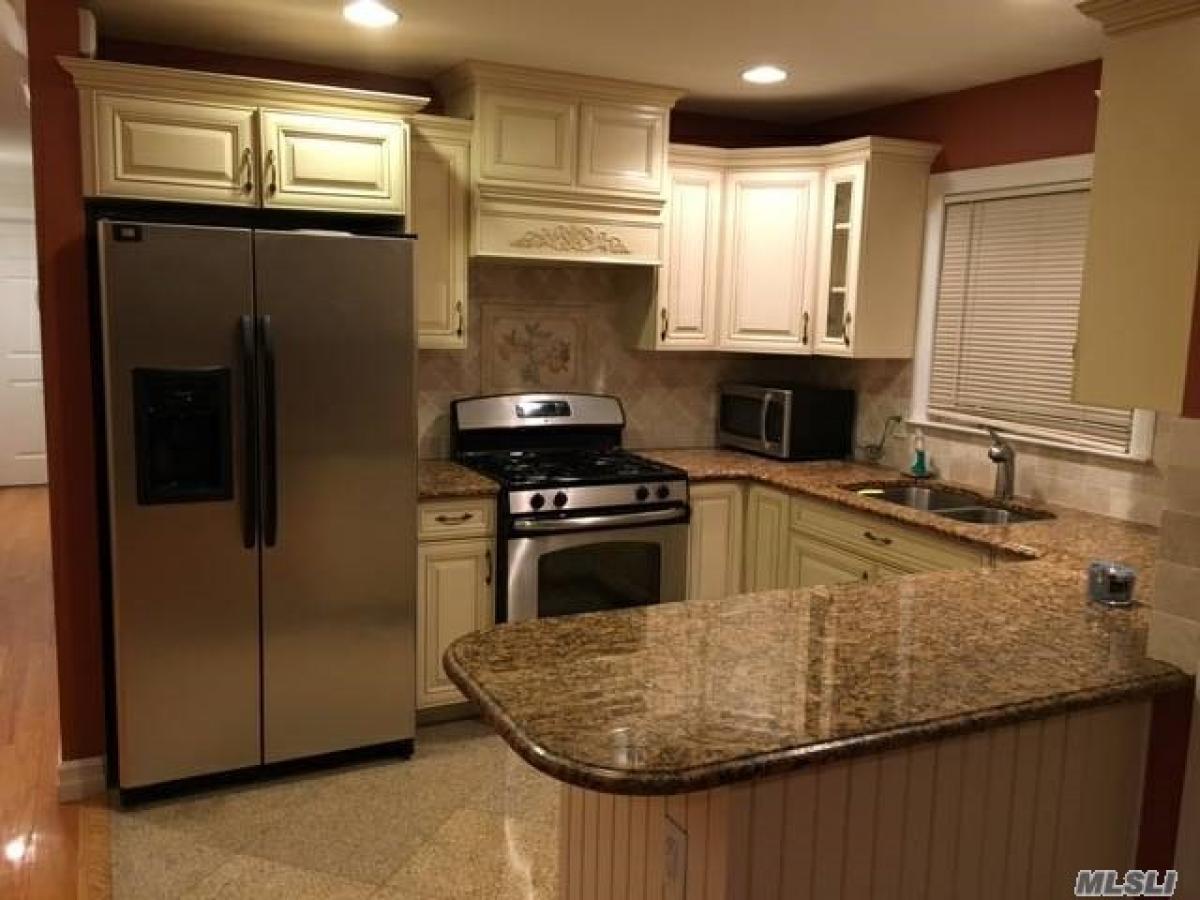 Picture of Apartment For Rent in Glen Oaks, New York, United States