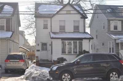 Home For Rent in Bayside, New York