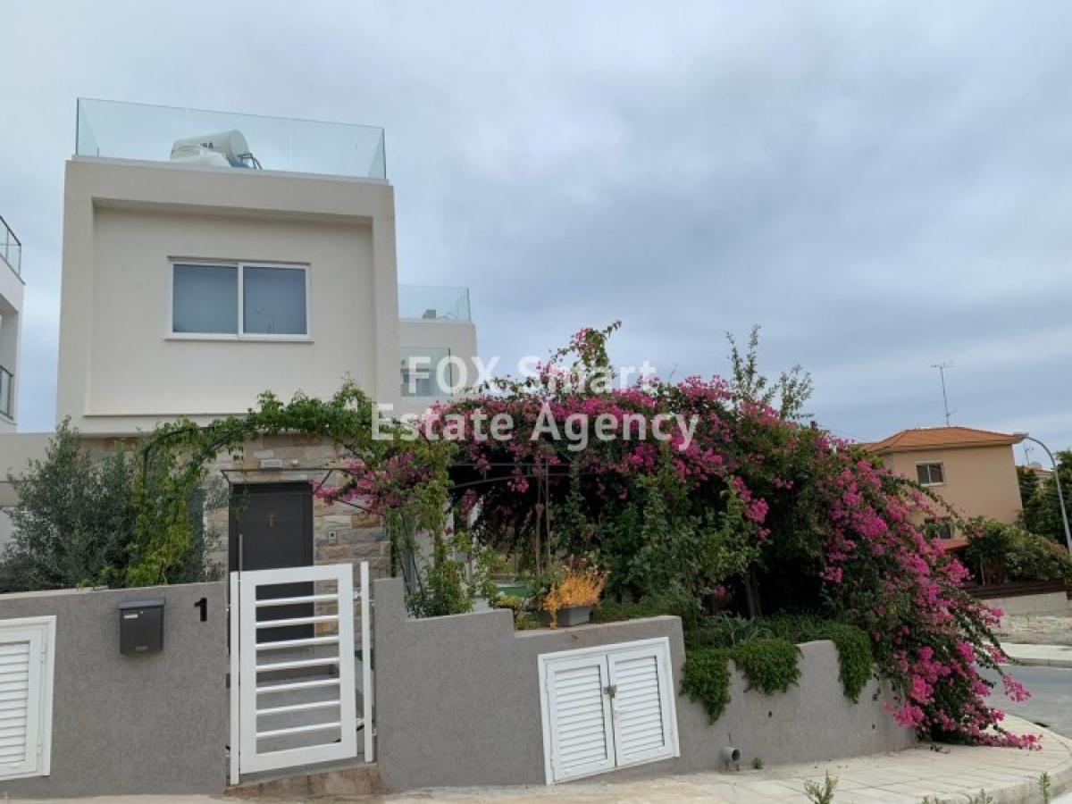 Picture of Home For Sale in Agios Tychon, Limassol, Cyprus