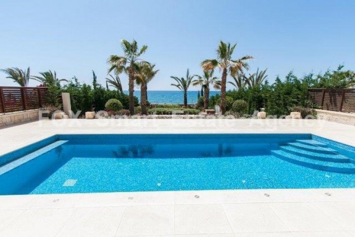 Picture of Home For Sale in Agios Tychon, Limassol, Cyprus