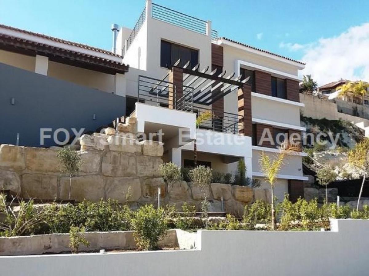 Picture of Home For Sale in Agios Tychon, Limassol, Cyprus