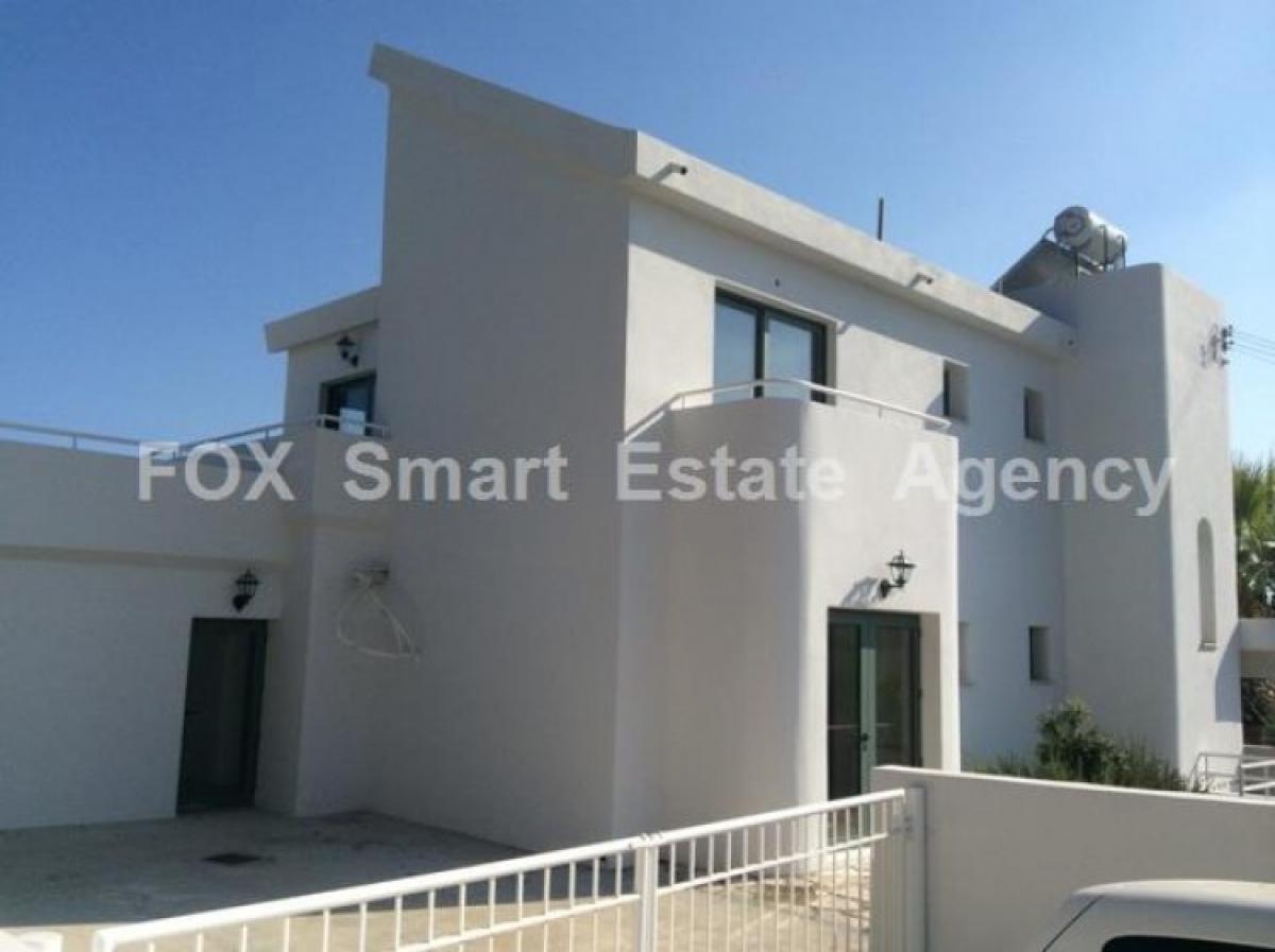 Picture of Home For Sale in Agios Tychon, Limassol, Cyprus