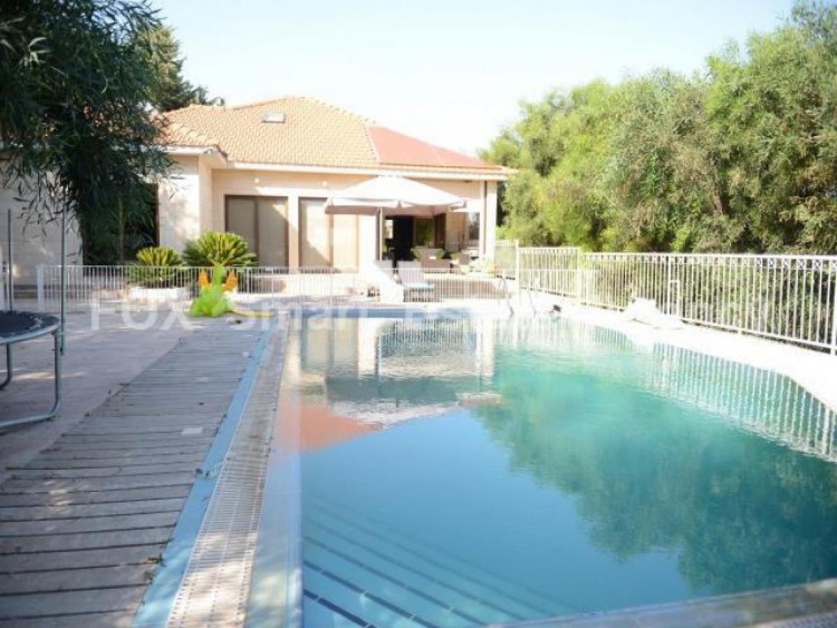 Picture of Home For Sale in Parekklisia, Limassol, Cyprus