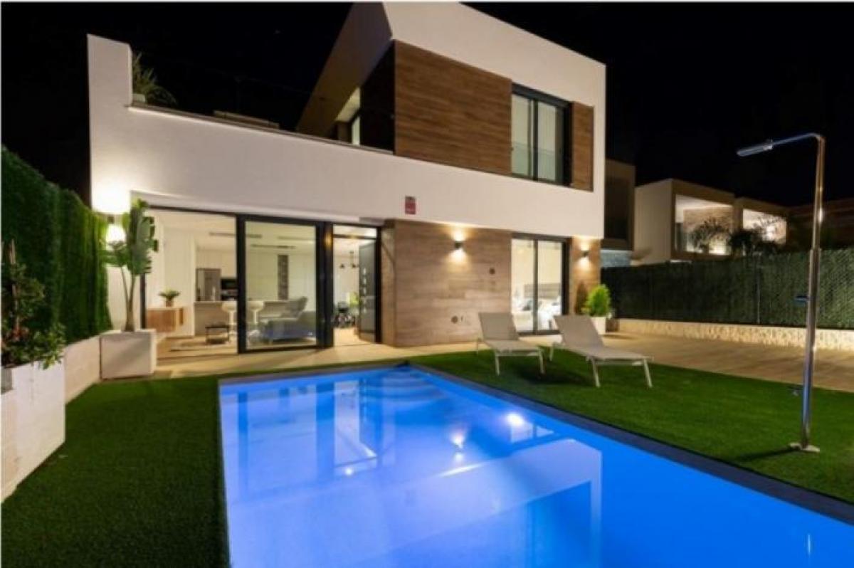 Picture of Villa For Sale in El Campello, Alicante, Spain