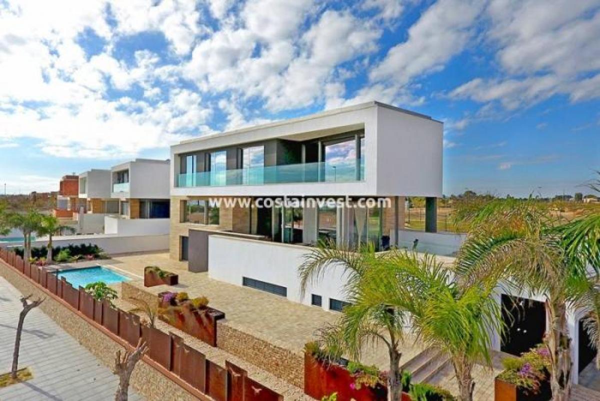 Picture of Villa For Sale in Torre De La Horadada, Alicante, Spain