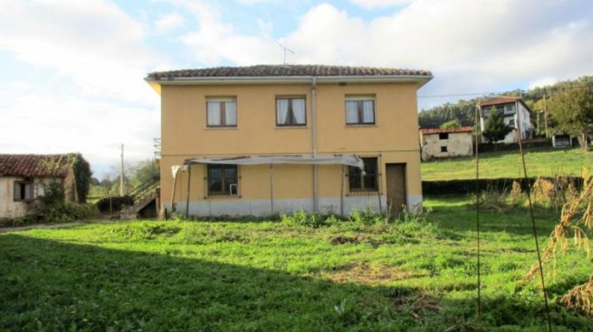 Picture of Home For Sale in Pravia, Asturias, Spain