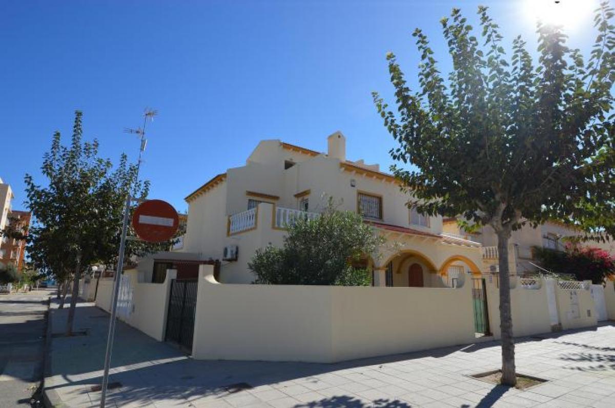 Picture of Bungalow For Rent in Pilar De La Horadada, Alicante, Spain