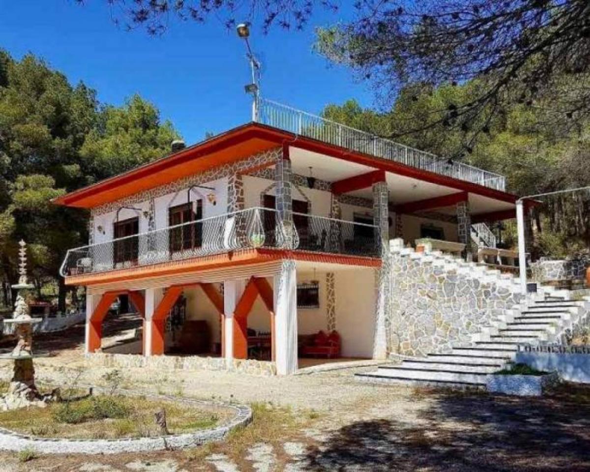 Picture of Villa For Sale in Castalla, Alicante, Spain