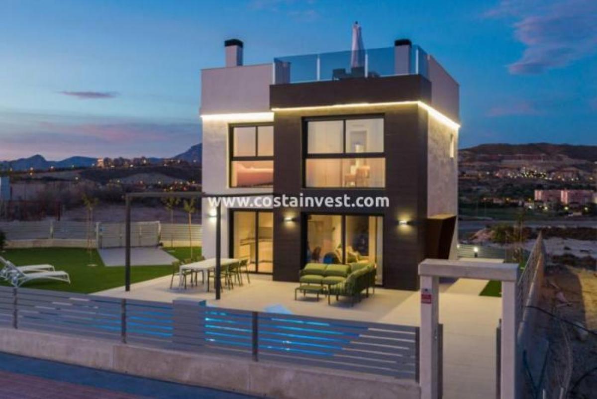 Picture of Villa For Sale in Alicante, Alicante, Spain