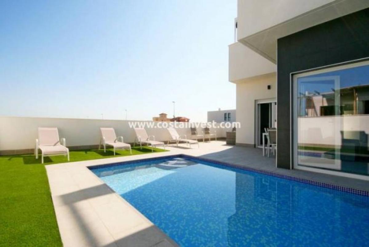 Picture of Villa For Sale in Daya Nueva, Alicante, Spain