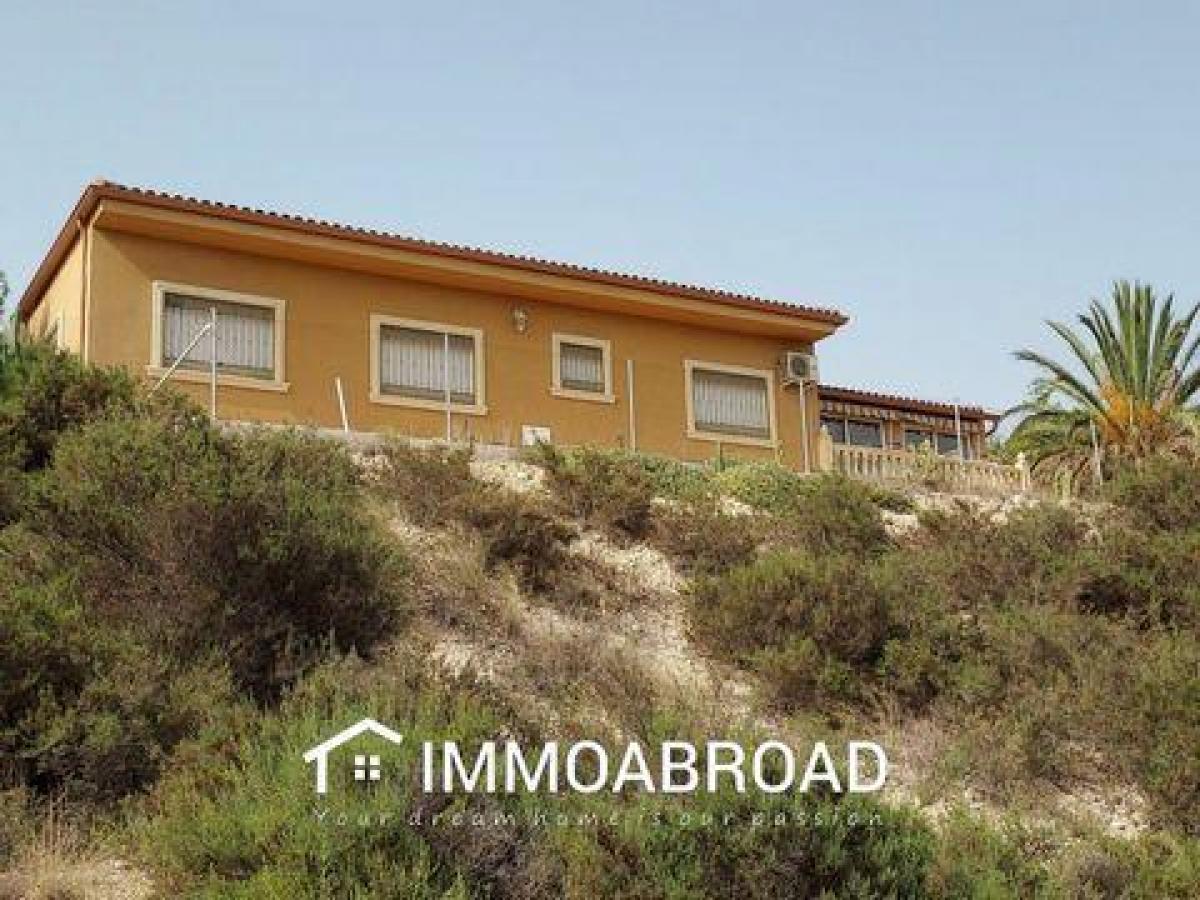 Picture of Home For Sale in Crevillente, Alicante, Spain