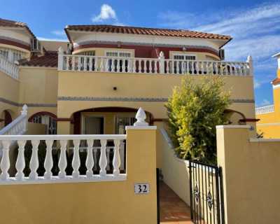 Villa For Sale in Algorfa, Spain