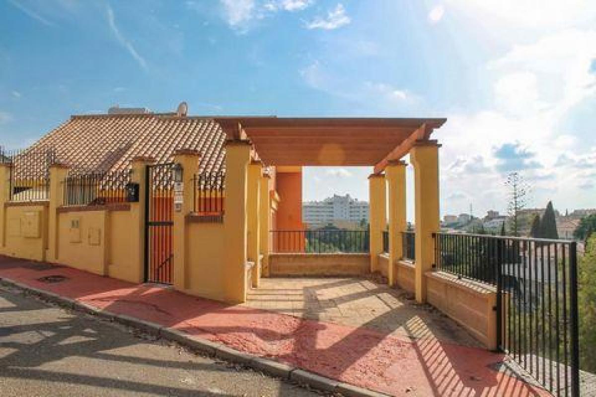 Picture of Villa For Sale in Fuengirola, Malaga, Spain