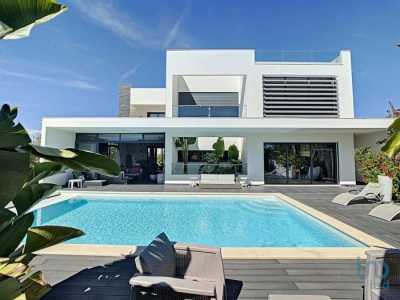 Home For Sale in Albufeira, Portugal