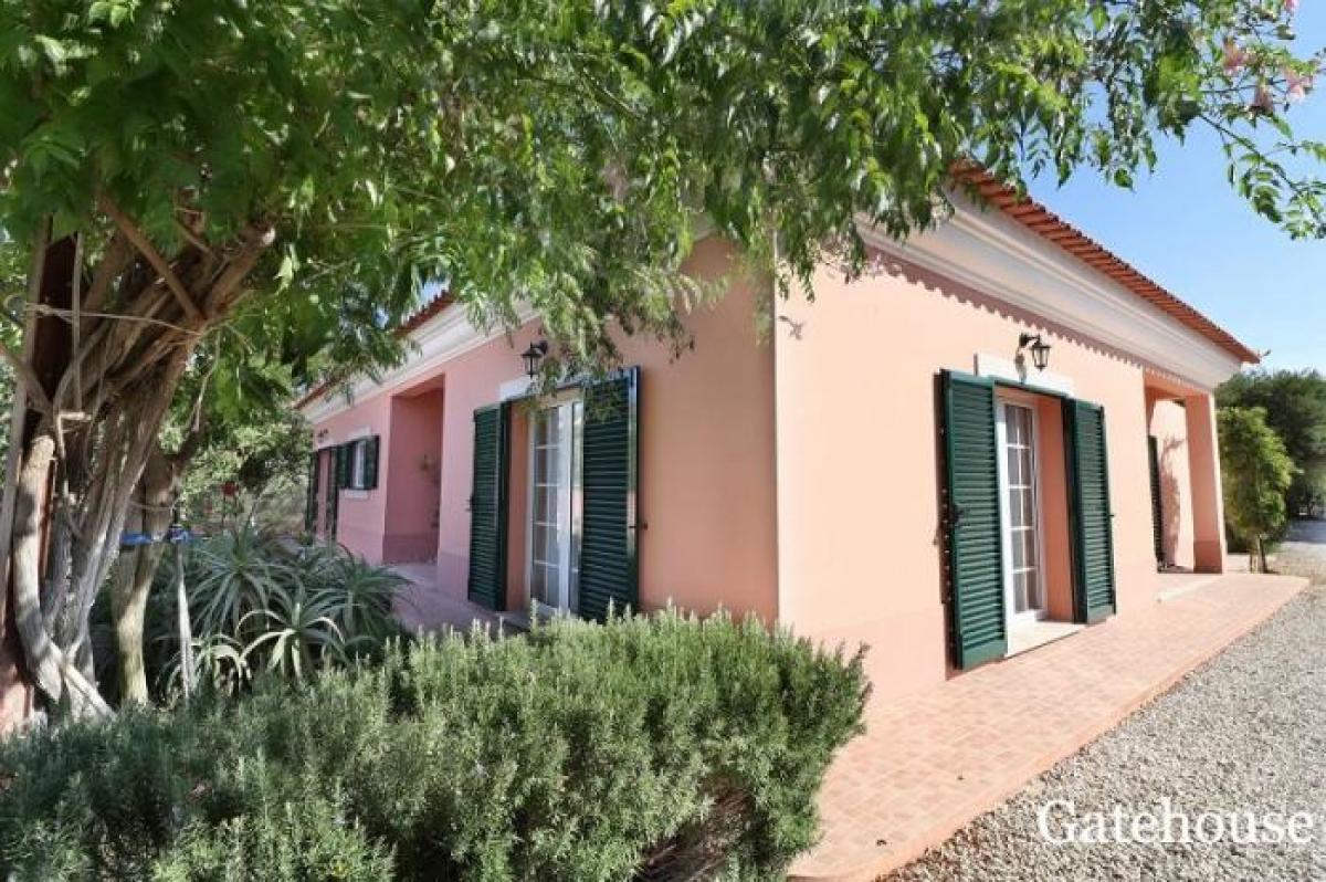 Picture of Villa For Sale in Loule, Faro, Portugal