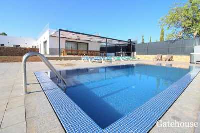 Villa For Sale in Loule, Portugal