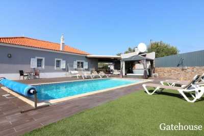 Villa For Sale in Loule, Portugal