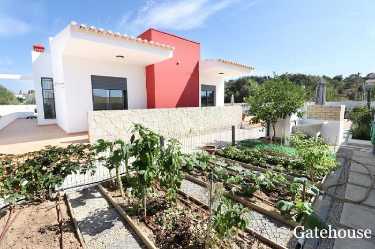 Picture of Villa For Sale in Loule, Faro, Portugal