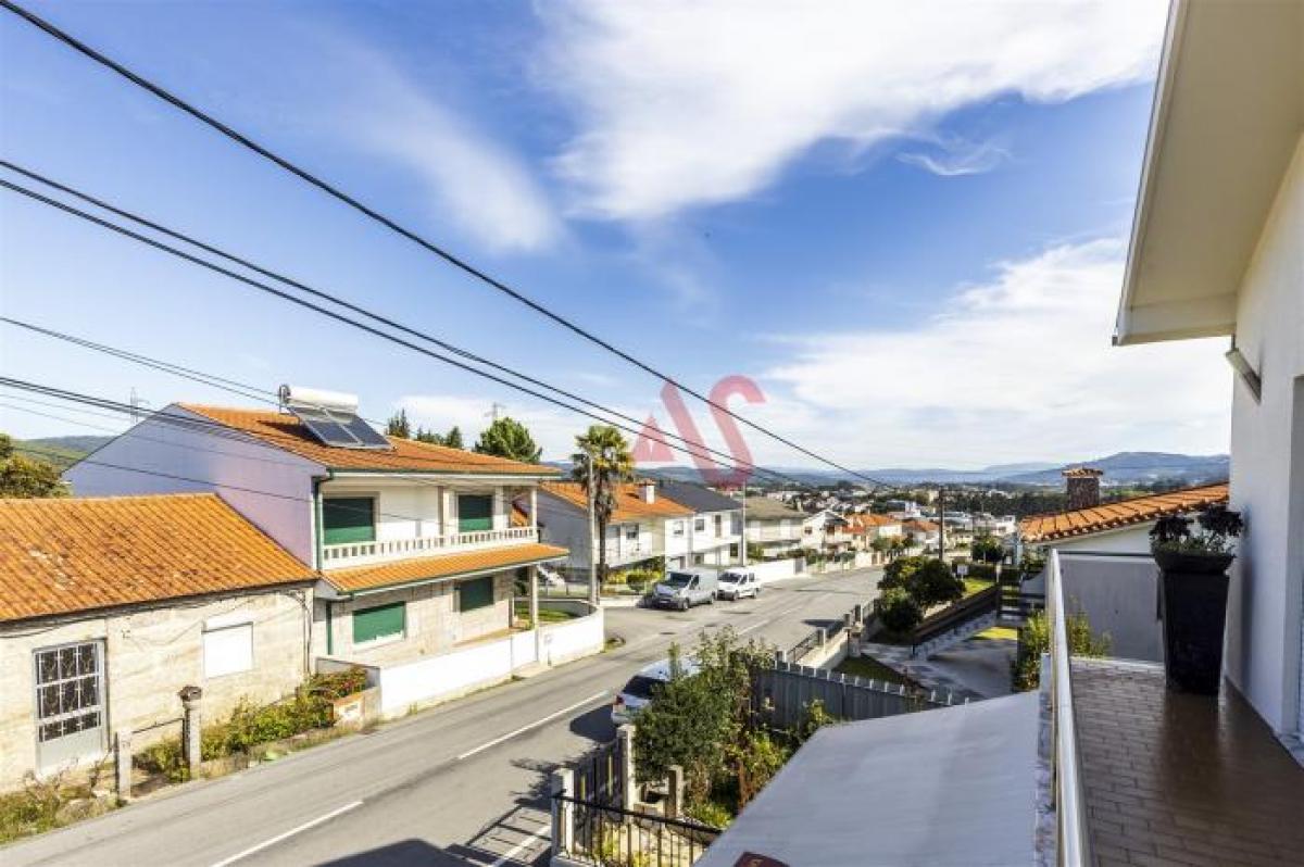 Picture of Home For Sale in Guimaraes, Entre-Douro-e-Minho, Portugal