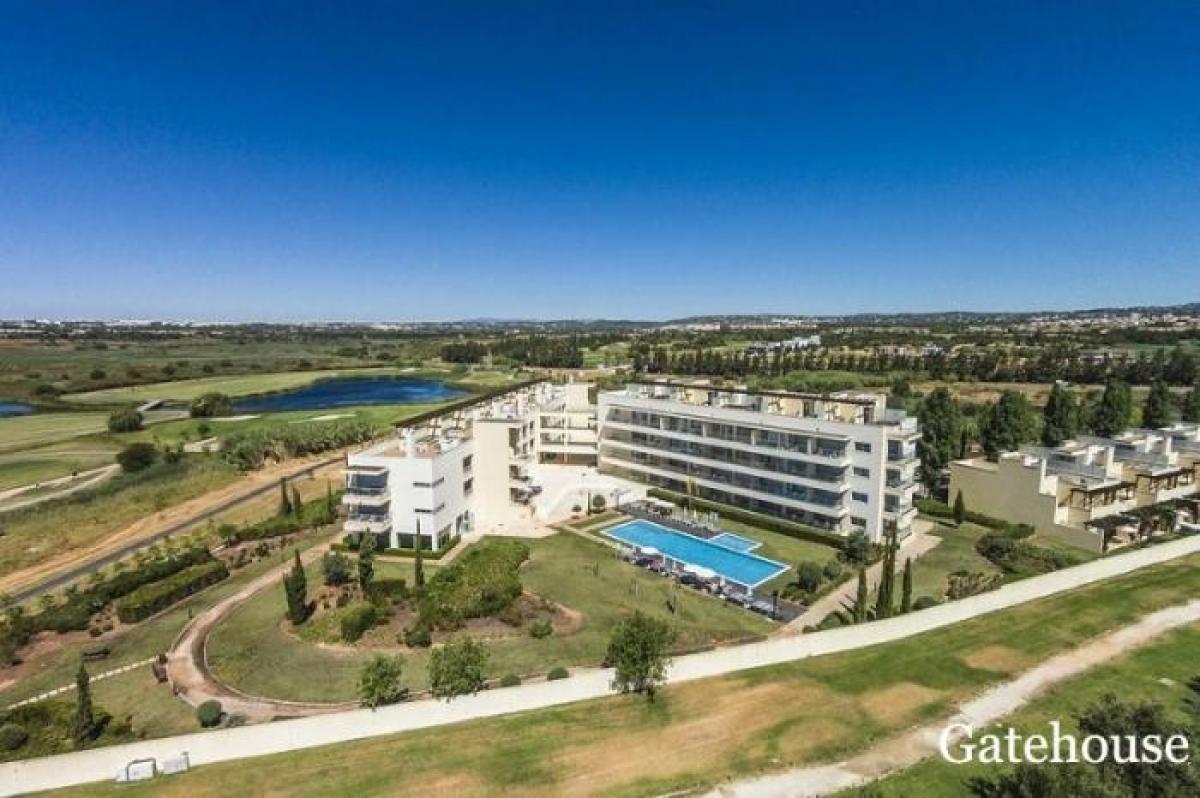 Picture of Apartment For Sale in Vilamoura, Algarve, Portugal