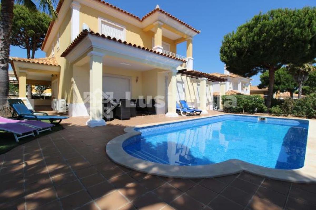 Picture of Villa For Sale in Vilamoura, Algarve, Portugal