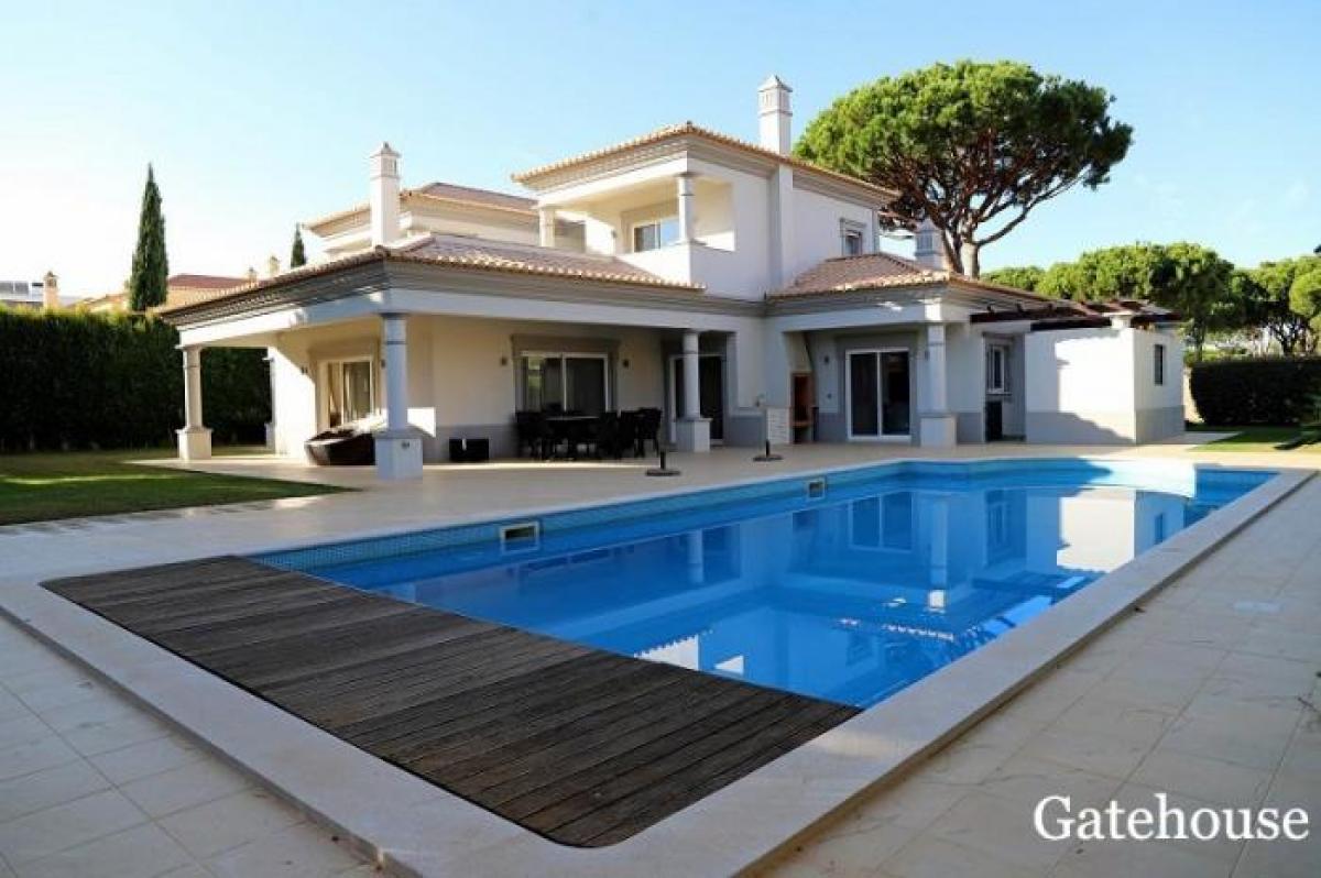 Picture of Villa For Sale in Vilamoura, Algarve, Portugal