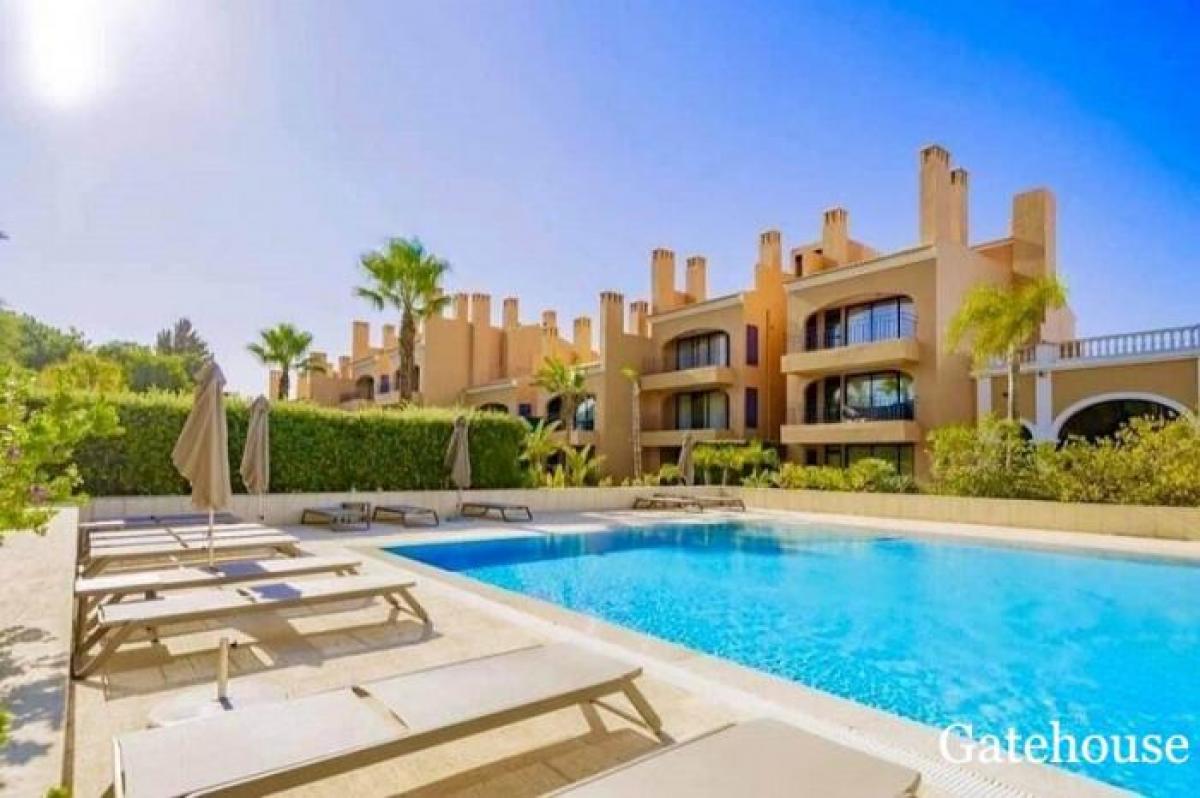 Picture of Apartment For Sale in Vilamoura, Algarve, Portugal