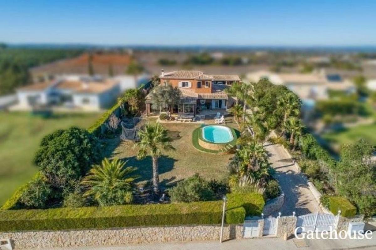 Picture of Villa For Sale in Luz, Algarve, Portugal