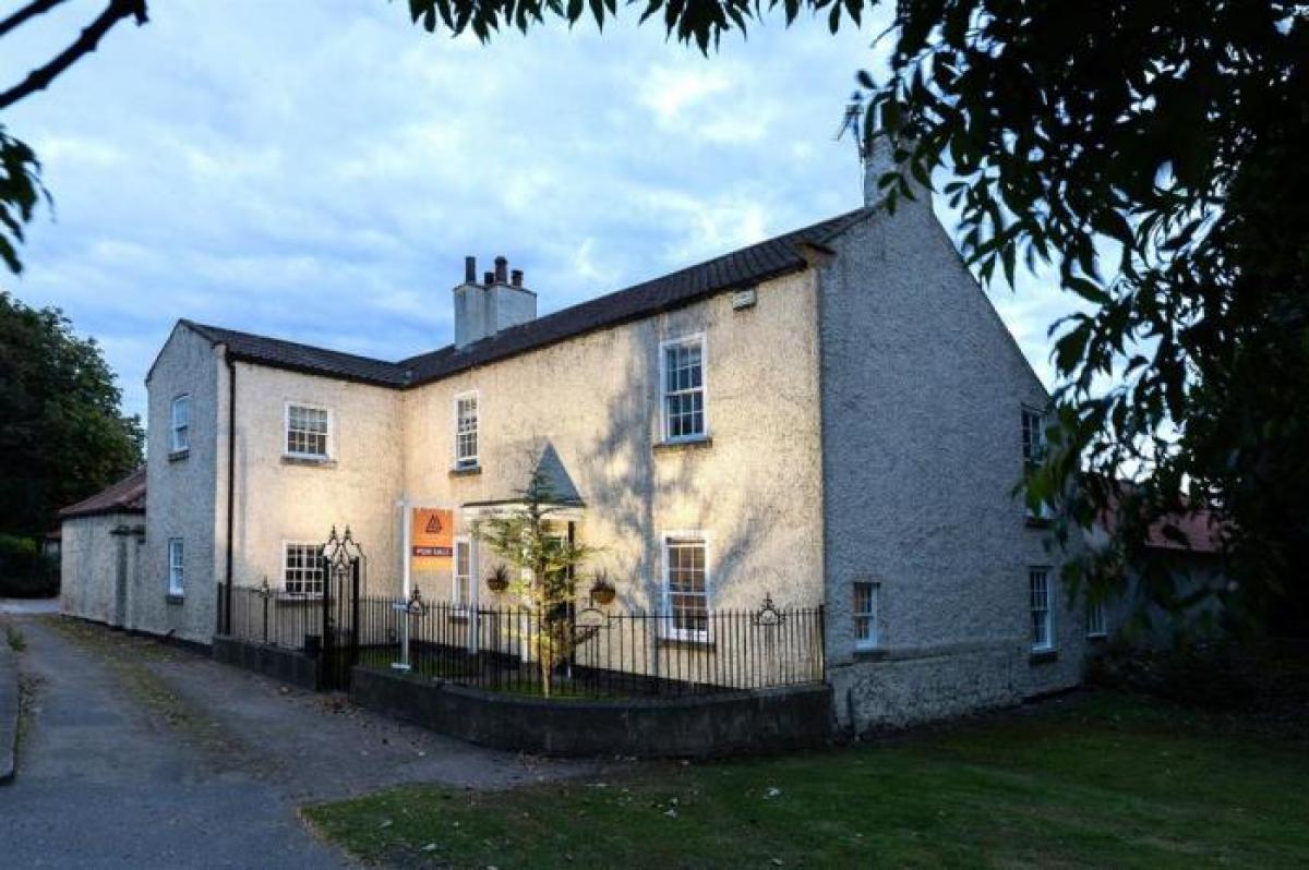 Picture of Home For Sale in Darlington, County Durham, United Kingdom