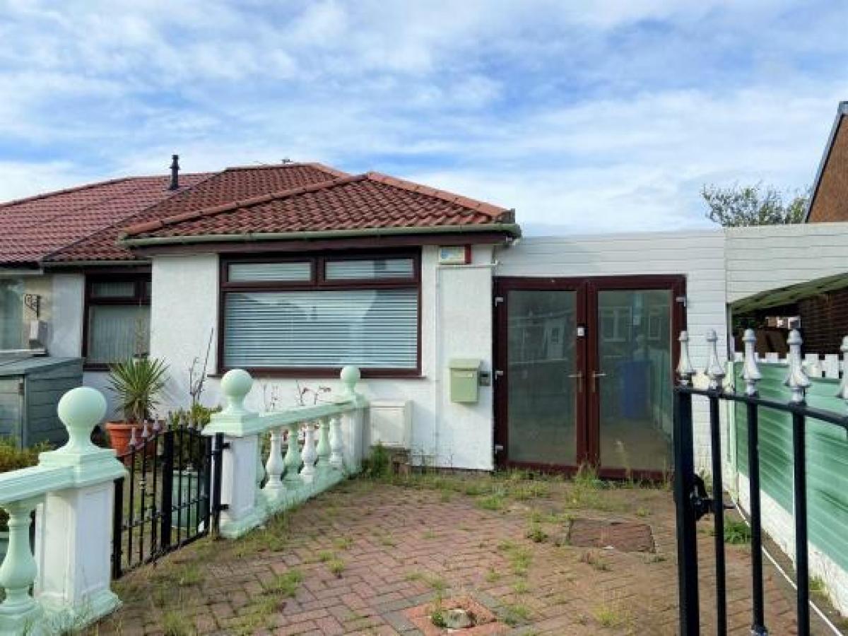 Picture of Bungalow For Sale in Denton, Greater Manchester, United Kingdom