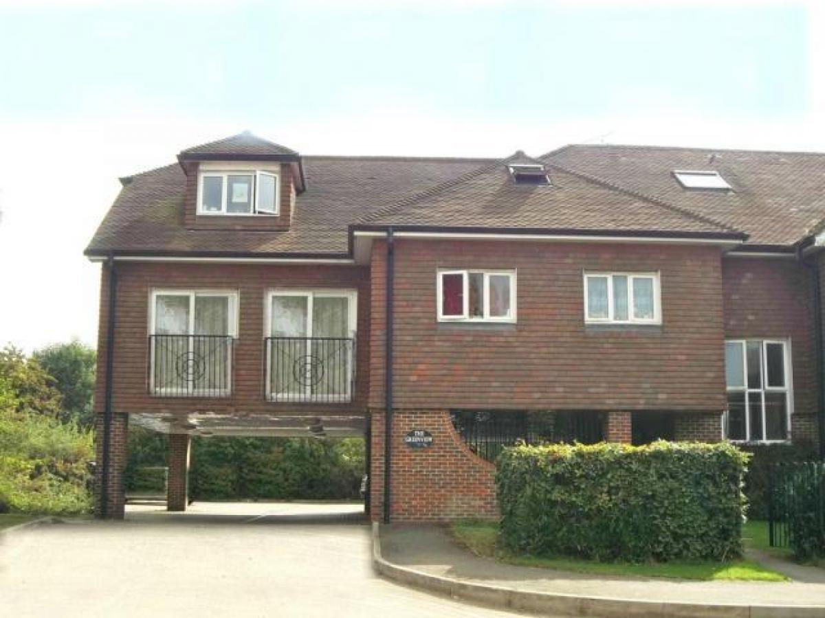 Picture of Apartment For Rent in Crawley, West Sussex, United Kingdom