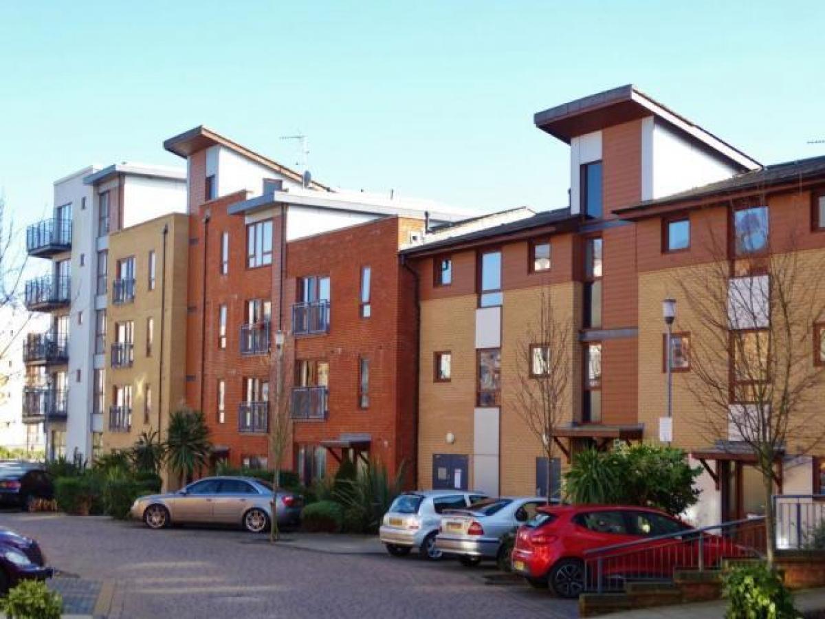 Picture of Apartment For Rent in Crawley, West Sussex, United Kingdom