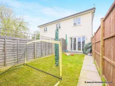 Home For Rent in Chertsey, United Kingdom