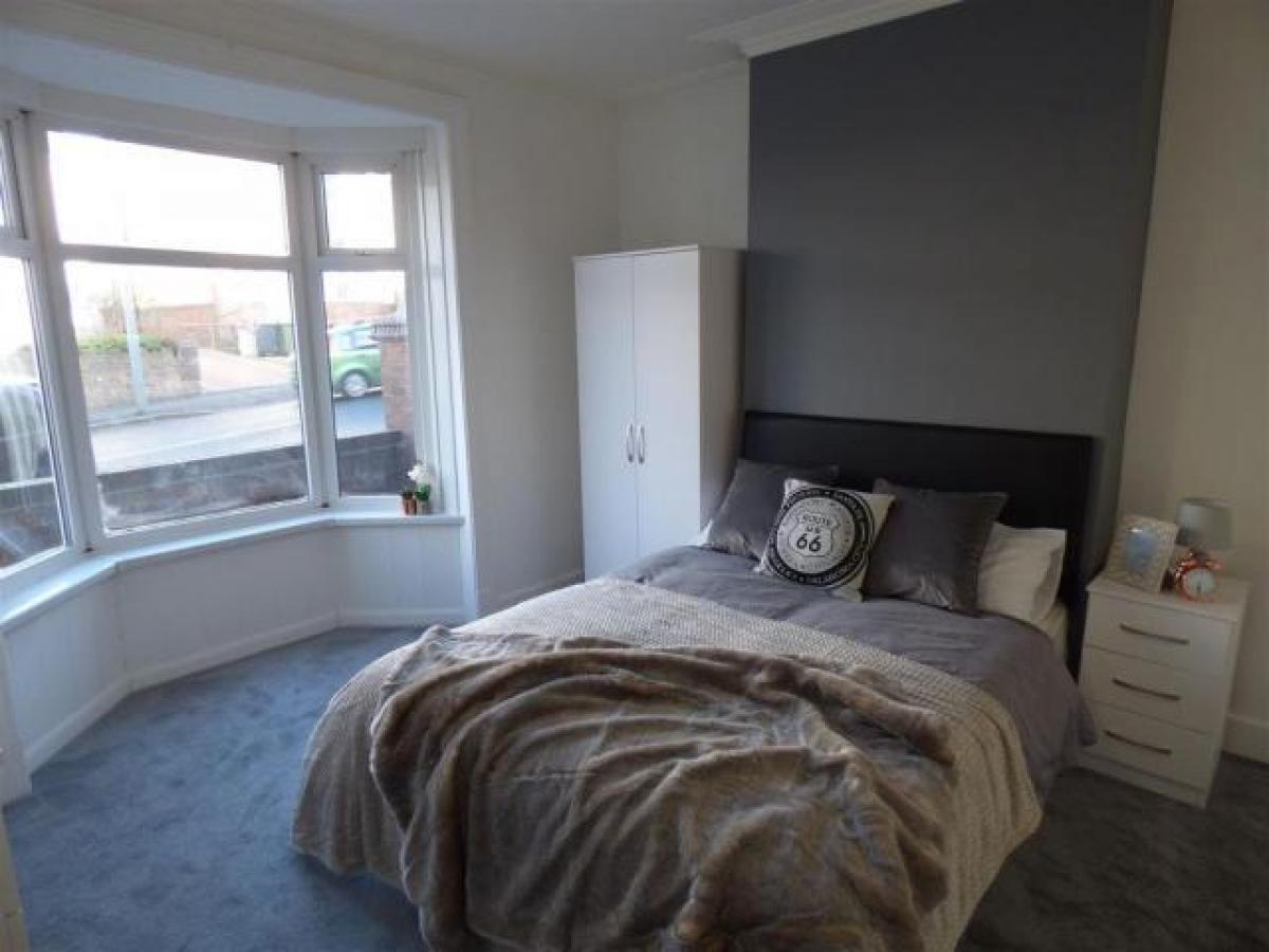 Picture of Apartment For Rent in Oldbury, West Midlands, United Kingdom