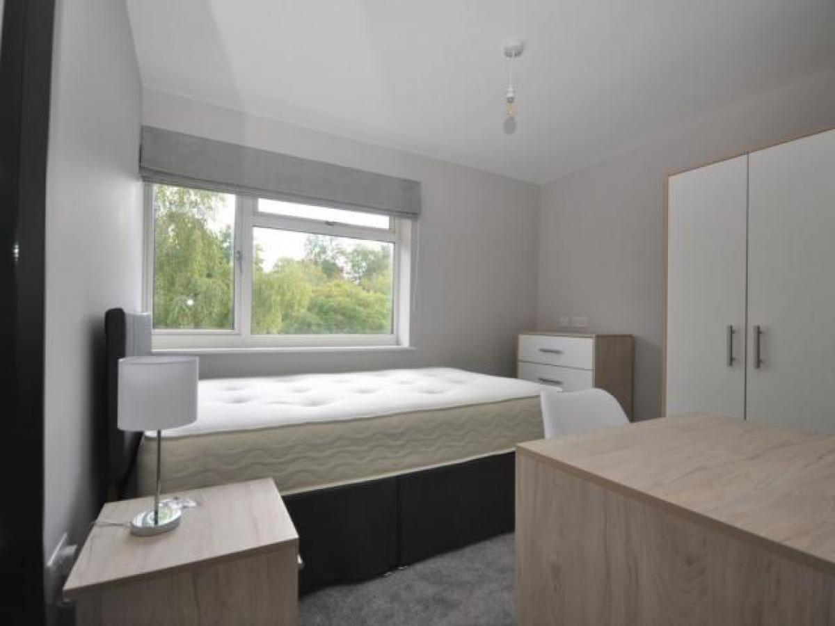 Picture of Apartment For Rent in Crawley, West Sussex, United Kingdom