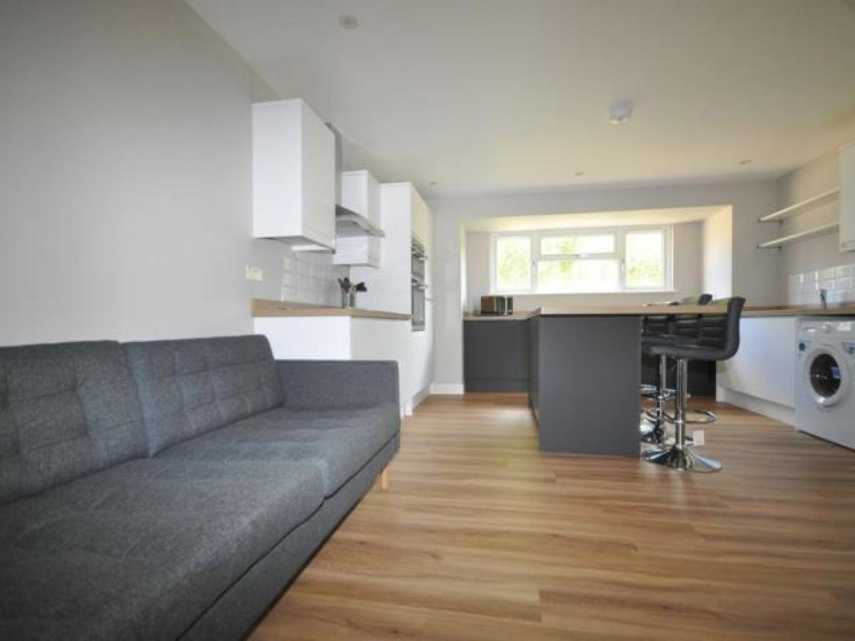 Picture of Apartment For Rent in Crawley, West Sussex, United Kingdom