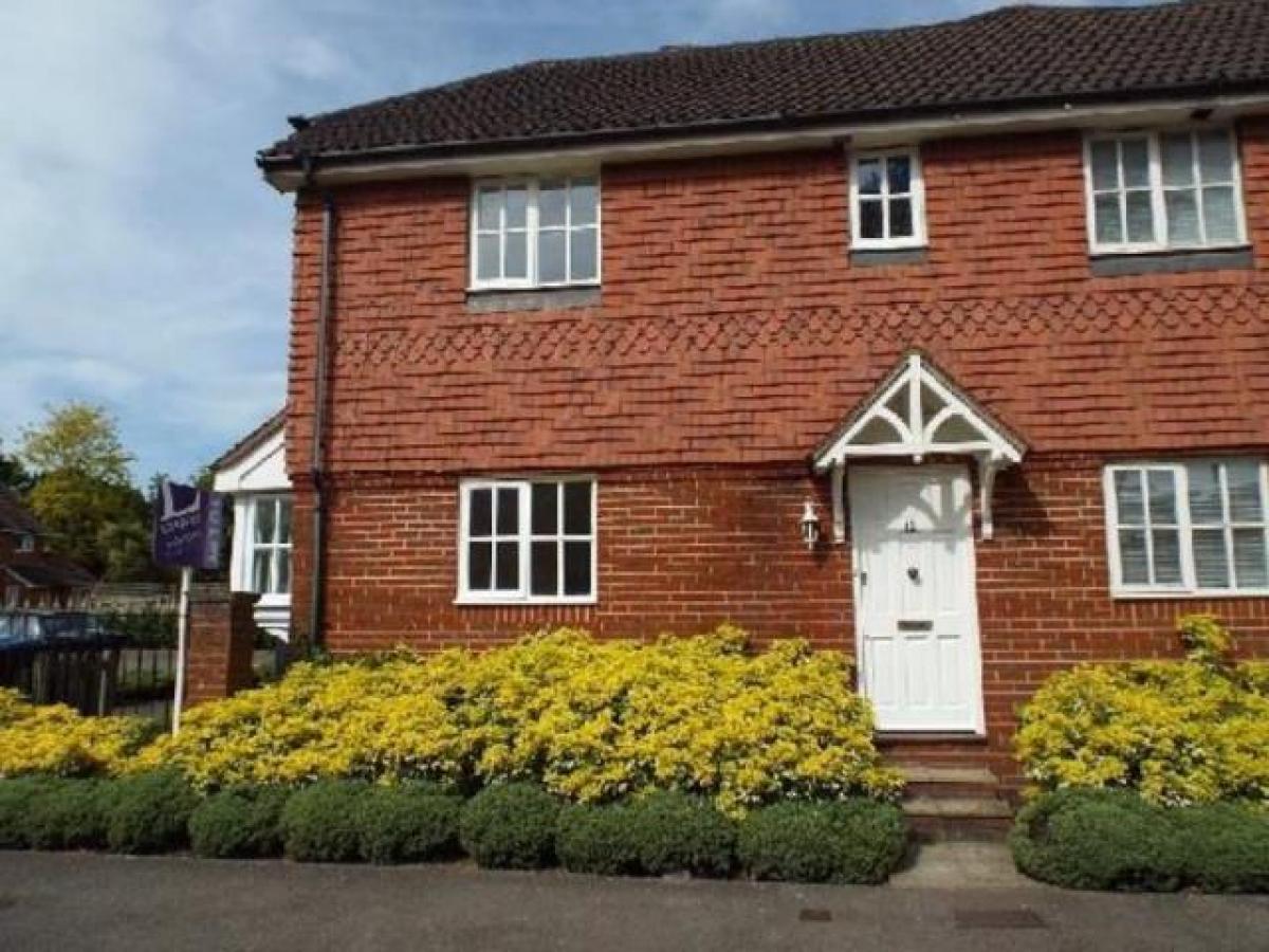 Picture of Home For Rent in Woking, Surrey, United Kingdom