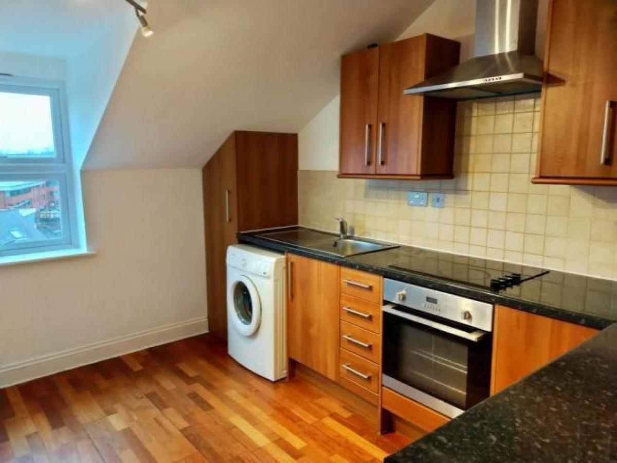 Picture of Apartment For Rent in Redhill, Surrey, United Kingdom