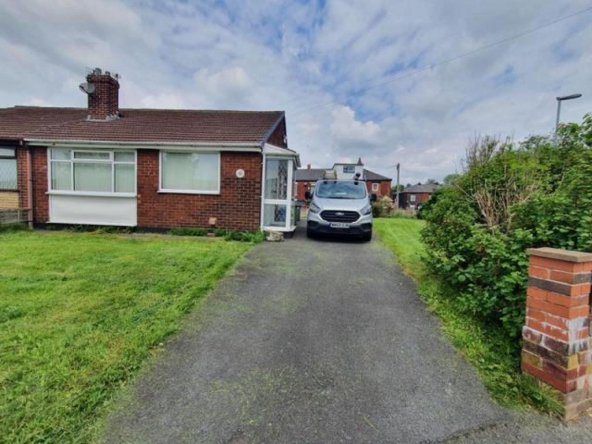 Picture of Bungalow For Rent in Oldham, Greater Manchester, United Kingdom